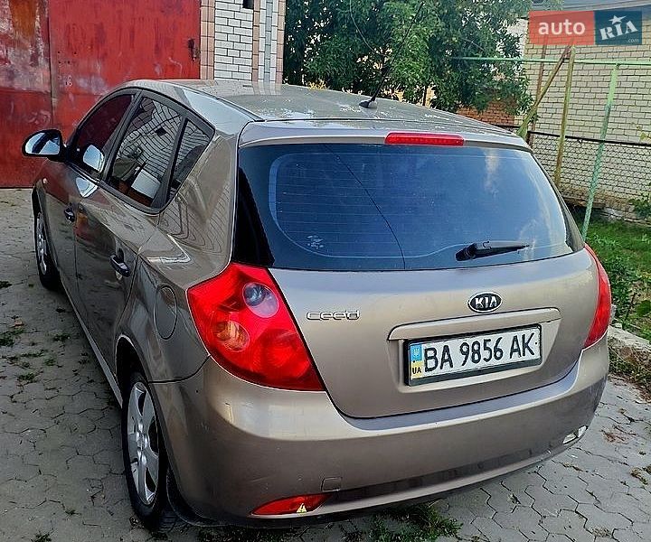 Хэтчбек Kia Ceed 2008 в Кропивницком