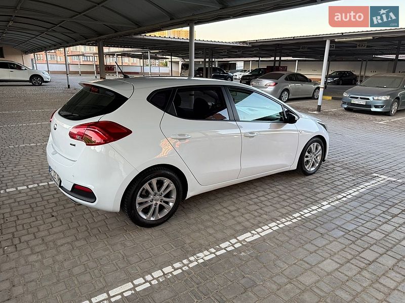 Хэтчбек Kia Ceed 2012 в Одессе