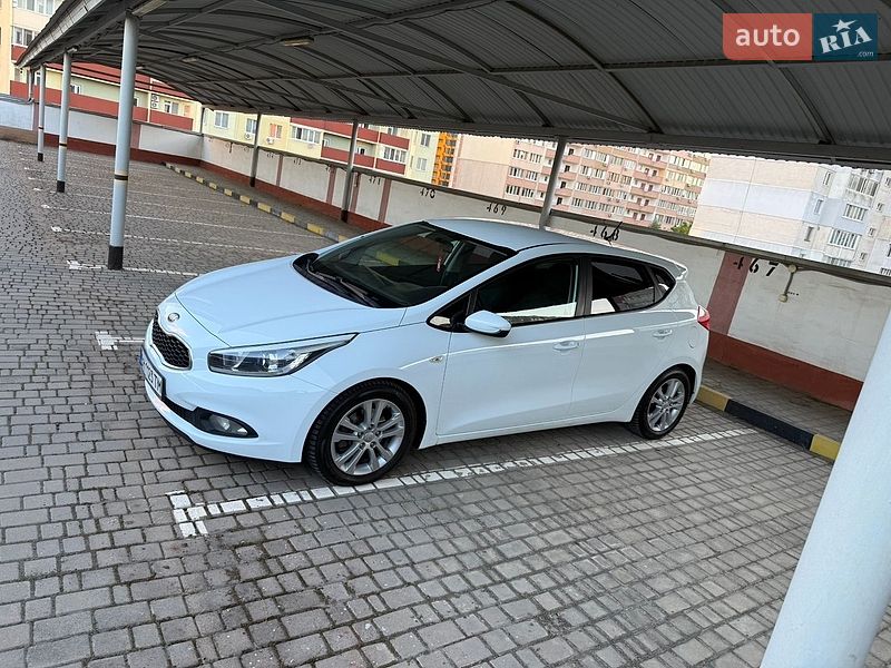 Хэтчбек Kia Ceed 2012 в Одессе