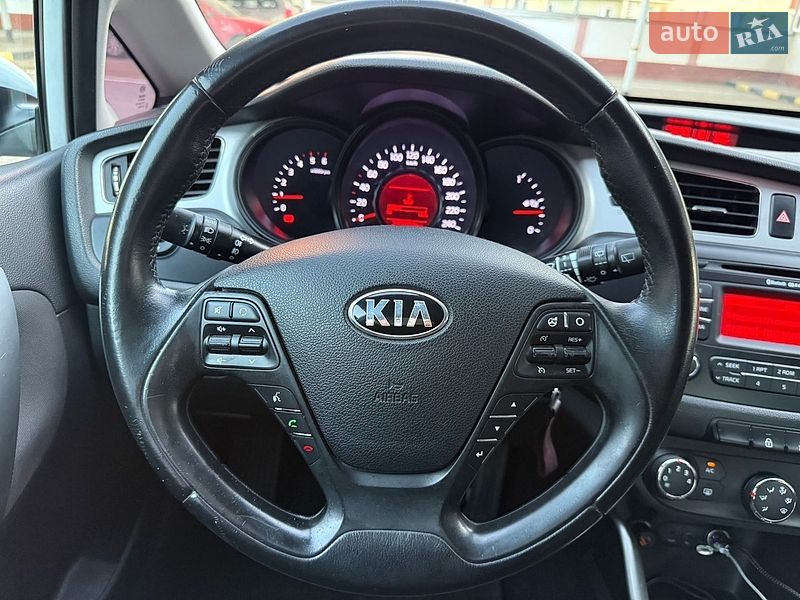 Хэтчбек Kia Ceed 2012 в Одессе