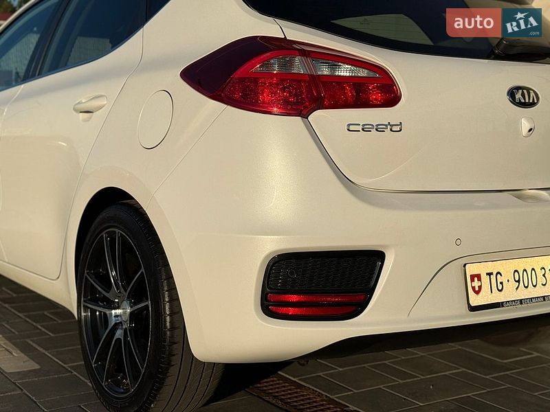 Хэтчбек Kia Ceed 2016 в Луцке