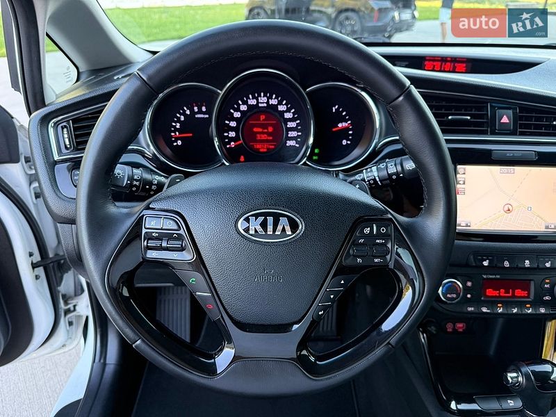 Хэтчбек Kia Ceed 2016 в Луцке