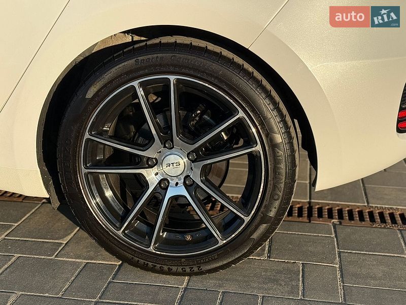 Хэтчбек Kia Ceed 2016 в Луцке