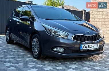 Хэтчбек Kia Ceed 2012 в Чернигове