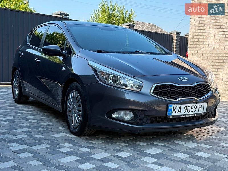 Хэтчбек Kia Ceed 2012 в Чернигове