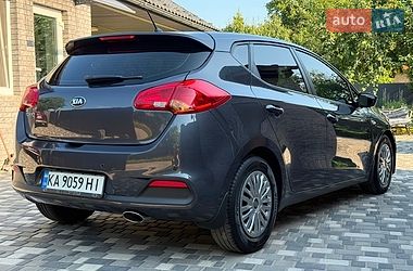 Хэтчбек Kia Ceed 2012 в Чернигове