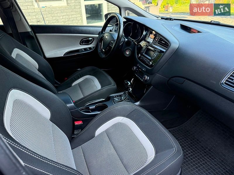 Хэтчбек Kia Ceed 2012 в Чернигове
