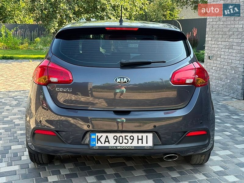 Хэтчбек Kia Ceed 2012 в Чернигове