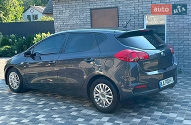 Хэтчбек Kia Ceed 2012 в Чернигове