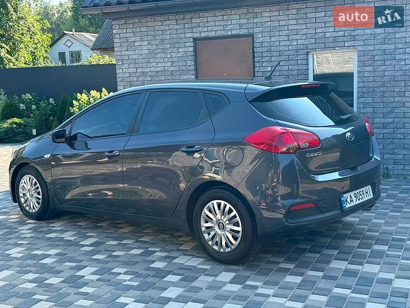 Хэтчбек Kia Ceed 2012 в Чернигове