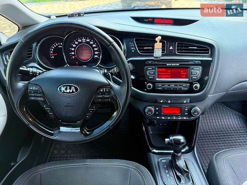 Хэтчбек Kia Ceed 2012 в Чернигове