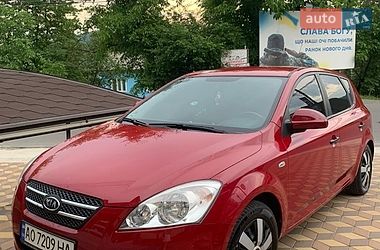 Хэтчбек Kia Ceed 2007 в Тячеве