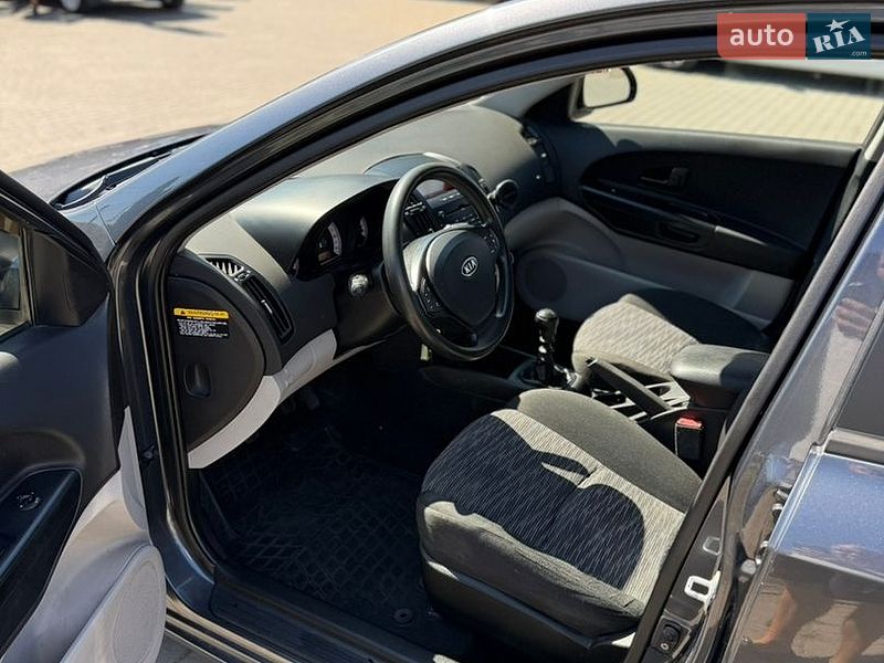 Хэтчбек Kia Ceed 2009 в Мукачево