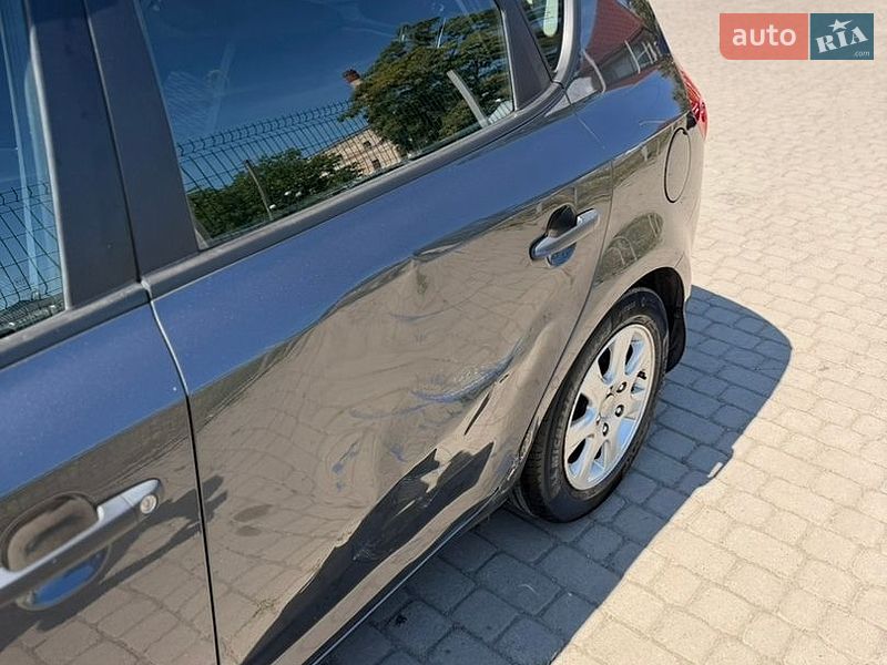 Хэтчбек Kia Ceed 2009 в Мукачево