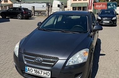Хэтчбек Kia Ceed 2009 в Мукачево