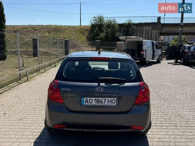 Хэтчбек Kia Ceed 2009 в Мукачево