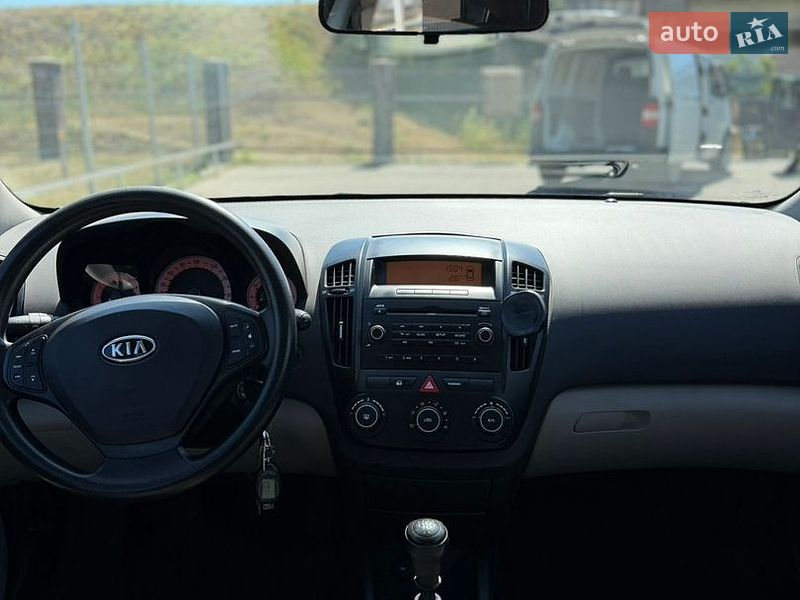 Хэтчбек Kia Ceed 2009 в Мукачево
