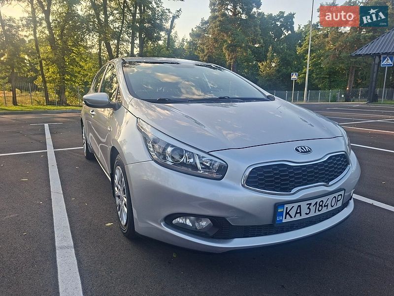 Хэтчбек Kia Ceed 2013 в Киеве