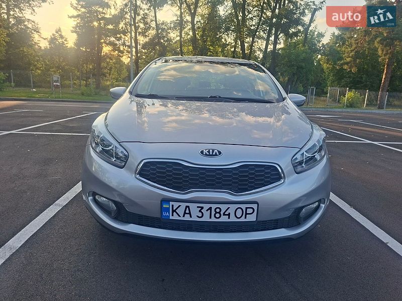 Хэтчбек Kia Ceed 2013 в Киеве