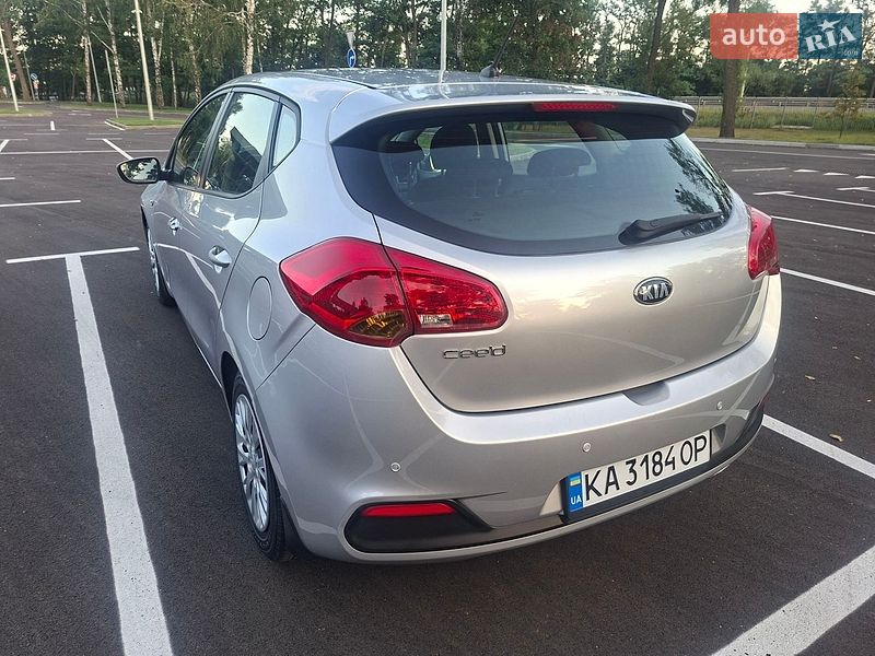 Хэтчбек Kia Ceed 2013 в Киеве