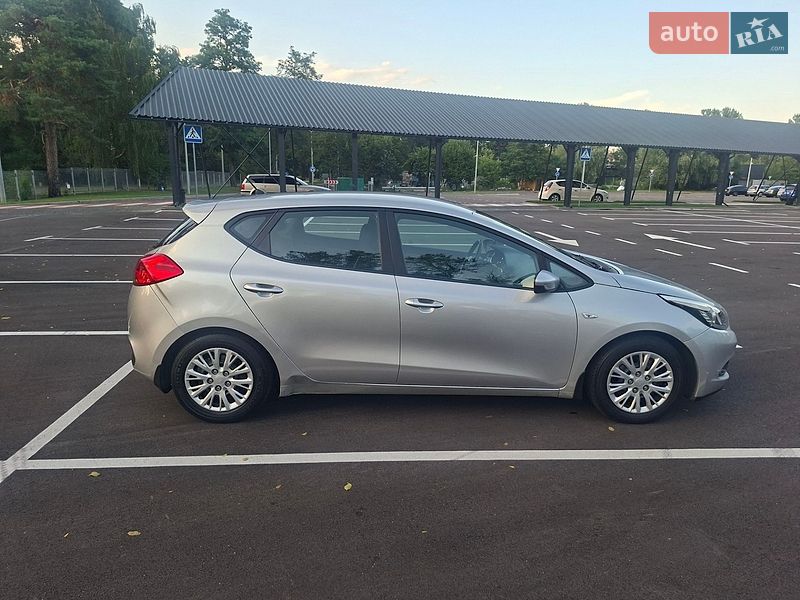 Хэтчбек Kia Ceed 2013 в Киеве