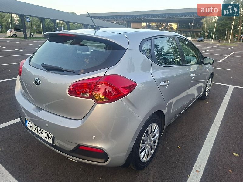 Хэтчбек Kia Ceed 2013 в Киеве