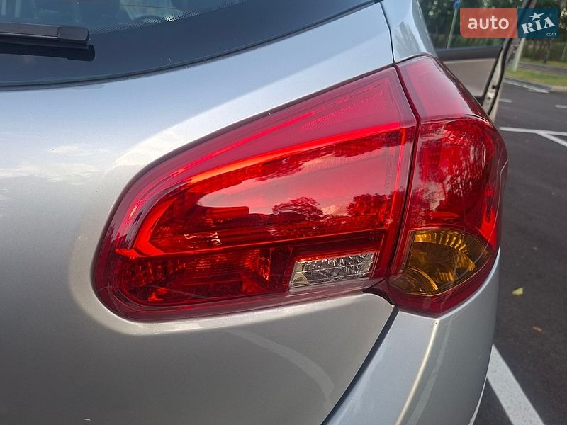 Хэтчбек Kia Ceed 2013 в Киеве