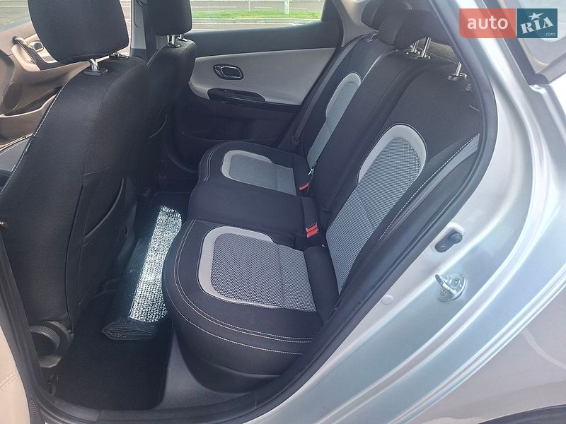 Хэтчбек Kia Ceed 2013 в Киеве