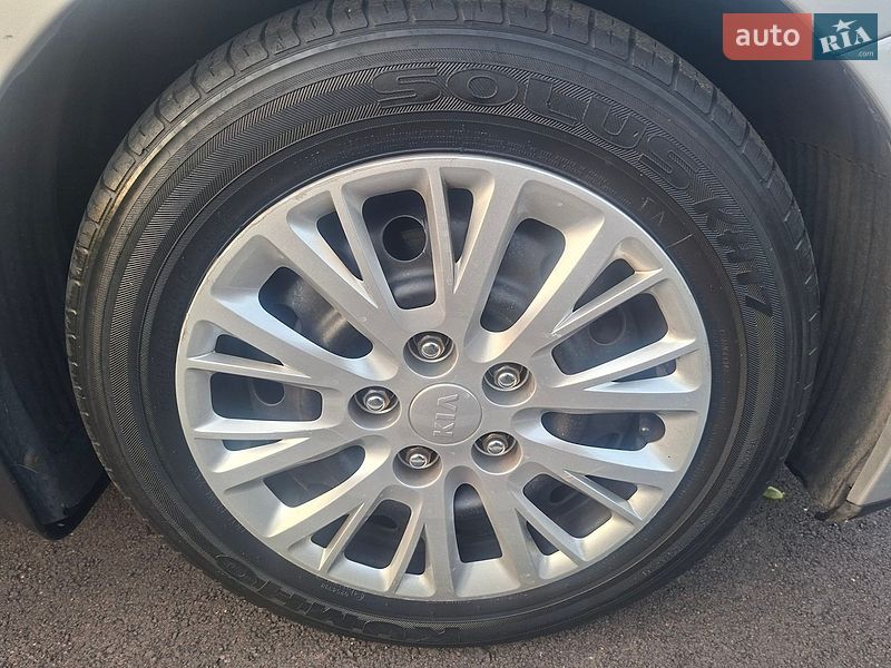 Хэтчбек Kia Ceed 2013 в Киеве