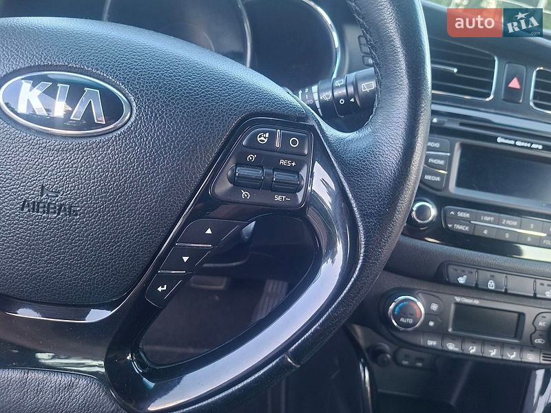 Хэтчбек Kia Ceed 2013 в Киеве