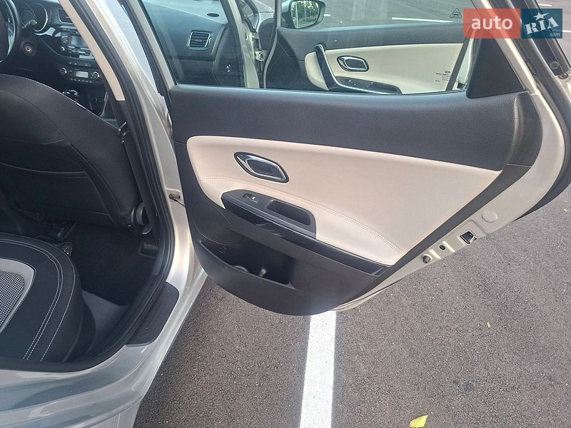 Хэтчбек Kia Ceed 2013 в Киеве