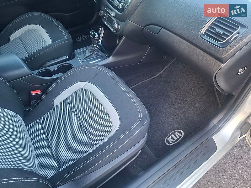 Хэтчбек Kia Ceed 2013 в Киеве