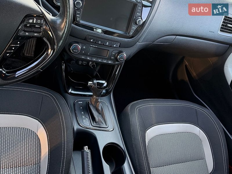 Хетчбек Kia Ceed 2016 в Києві