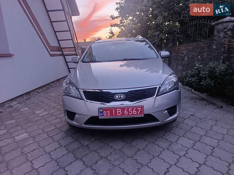 Універсал Kia Ceed 2011 в Луцьку