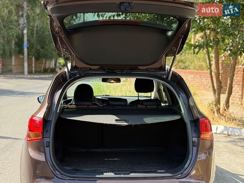 Универсал Kia Ceed 2013 в Белгороде-Днестровском фото 11 Универсал Kia Ceed 2013 в Белгороде-Днестровском