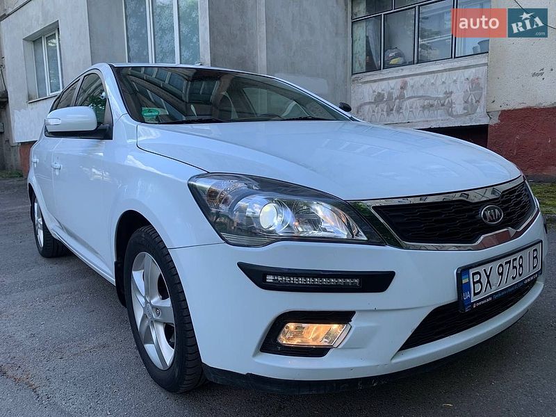 Хетчбек Kia Ceed 2010 в Хмельницькому