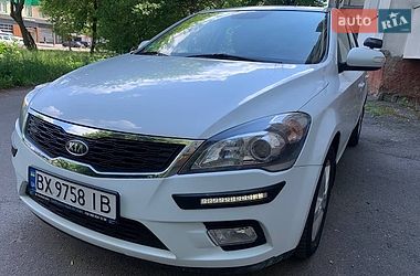 Хетчбек Kia Ceed 2010 в Хмельницькому