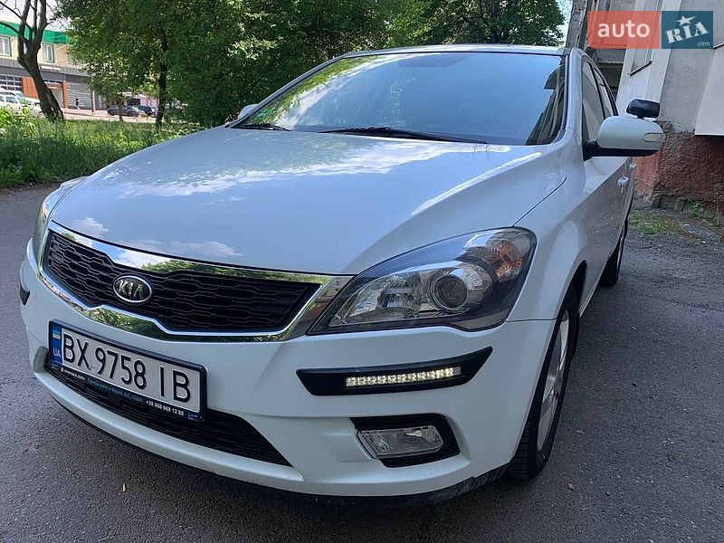 Хетчбек Kia Ceed 2010 в Хмельницькому