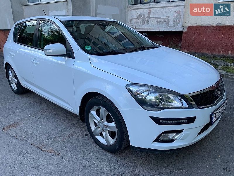 Хетчбек Kia Ceed 2010 в Хмельницькому