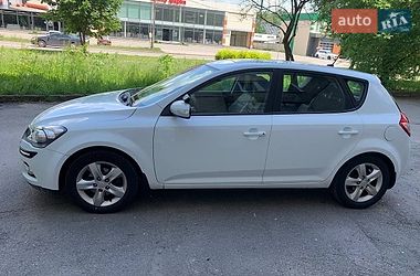 Хетчбек Kia Ceed 2010 в Хмельницькому