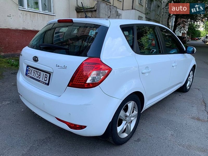 Хетчбек Kia Ceed 2010 в Хмельницькому