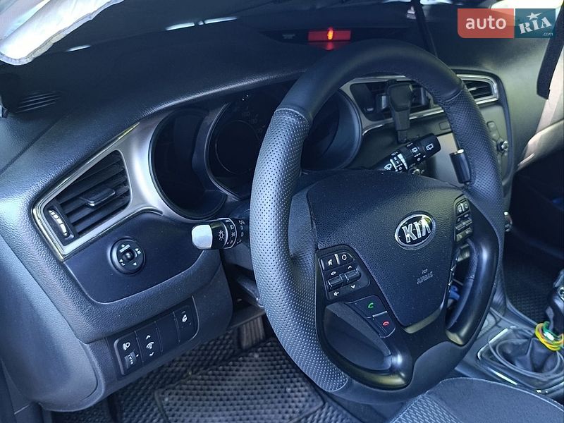 Универсал Kia Ceed 2015 в Коростене