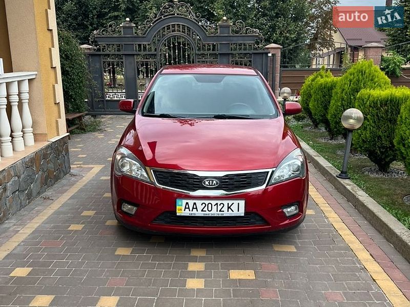 Хетчбек Kia Ceed 2010 в Чемерівцях