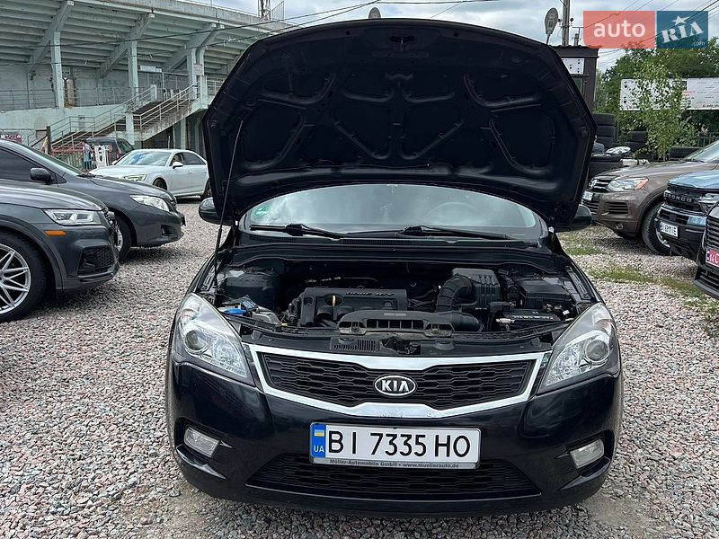 Хэтчбек Kia Ceed 2012 в Полтаве