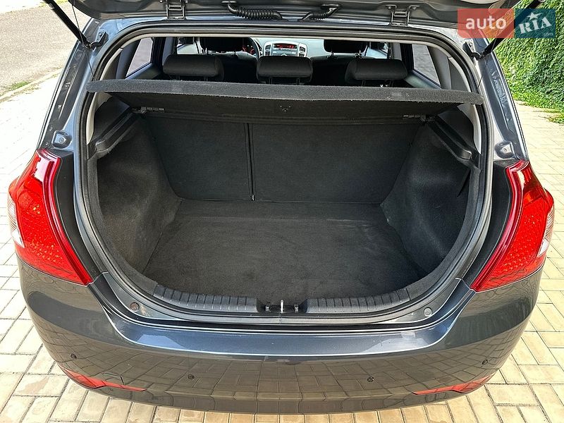 Хэтчбек Kia Ceed 2010 в Одессе