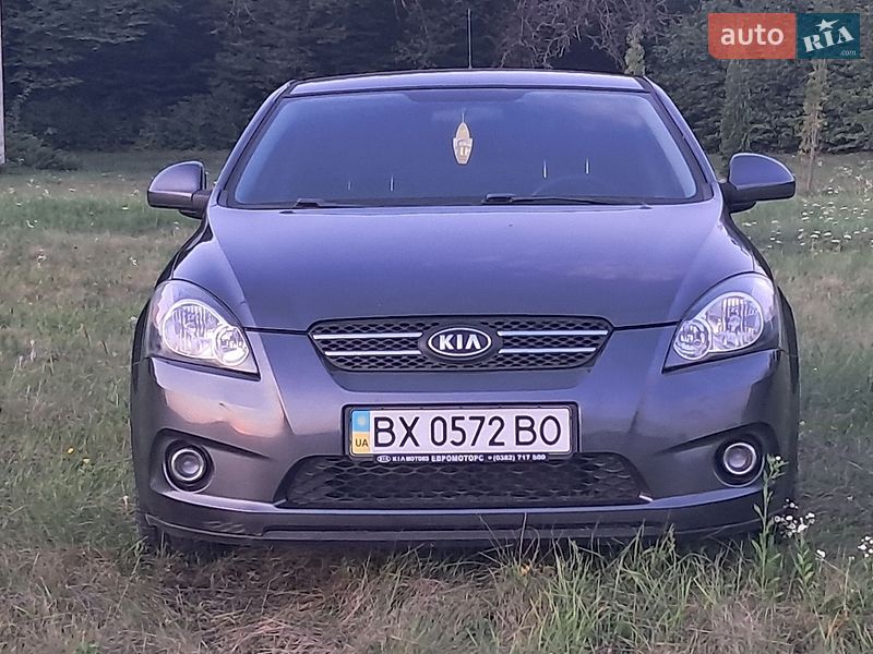 Хэтчбек Kia Ceed 2008 в Борщеве