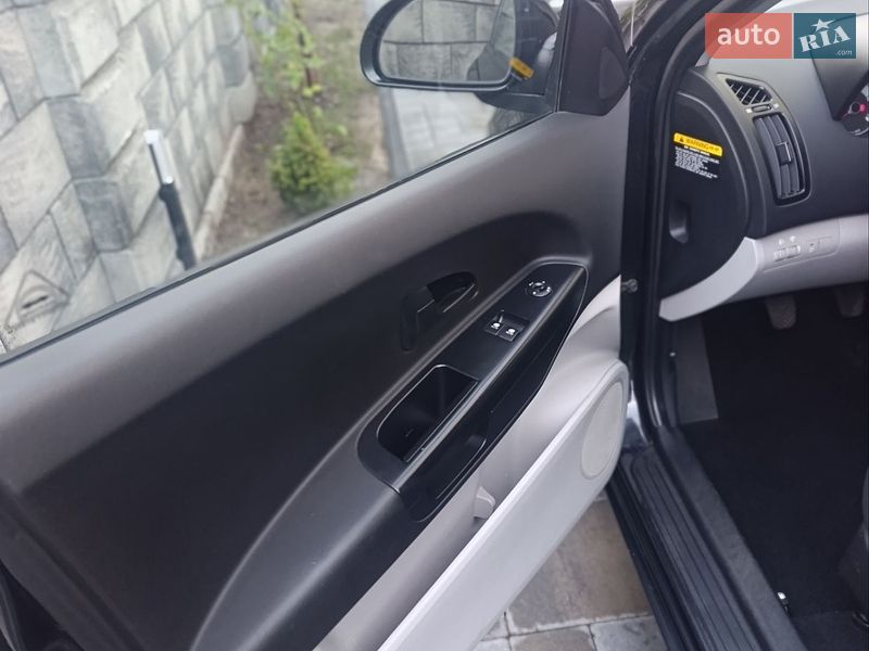 Универсал Kia Ceed 2009 в Ровно