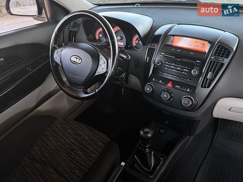 Хэтчбек Kia Ceed 2008 в Виннице
