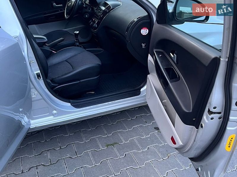 Универсал Kia Ceed 2009 в Дрогобыче