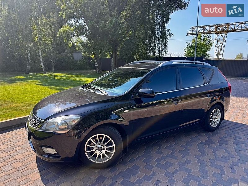 Універсал Kia Ceed 2011 в Києві